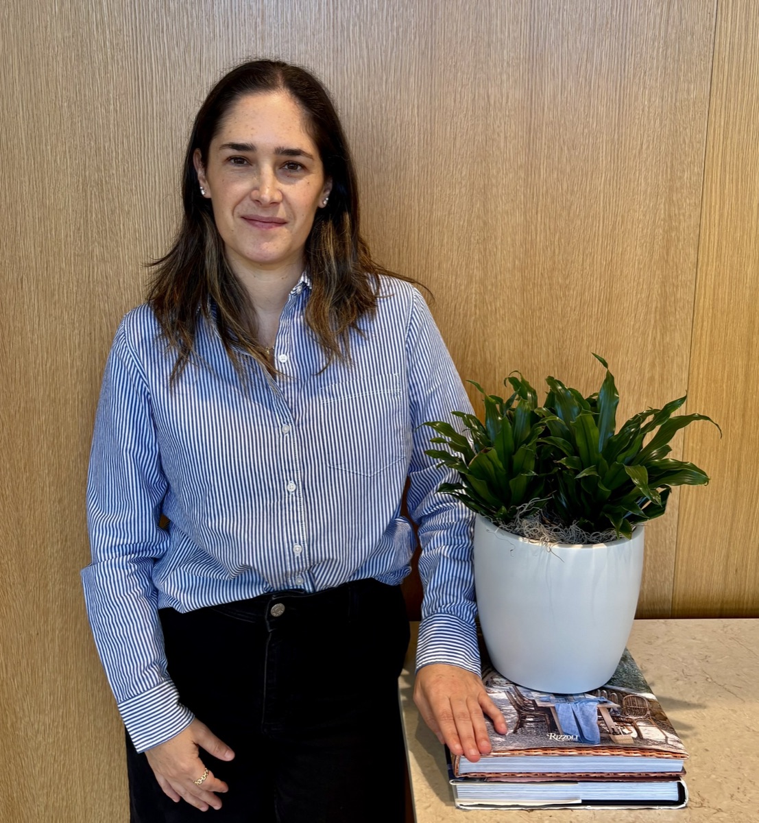 Laura Pérez, bilingual marriage and family therapist